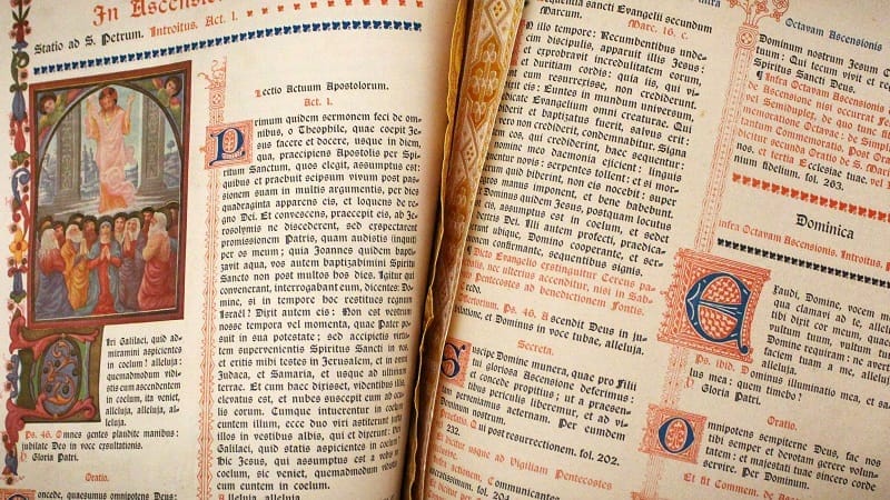 Missel d'autel avec enluminure